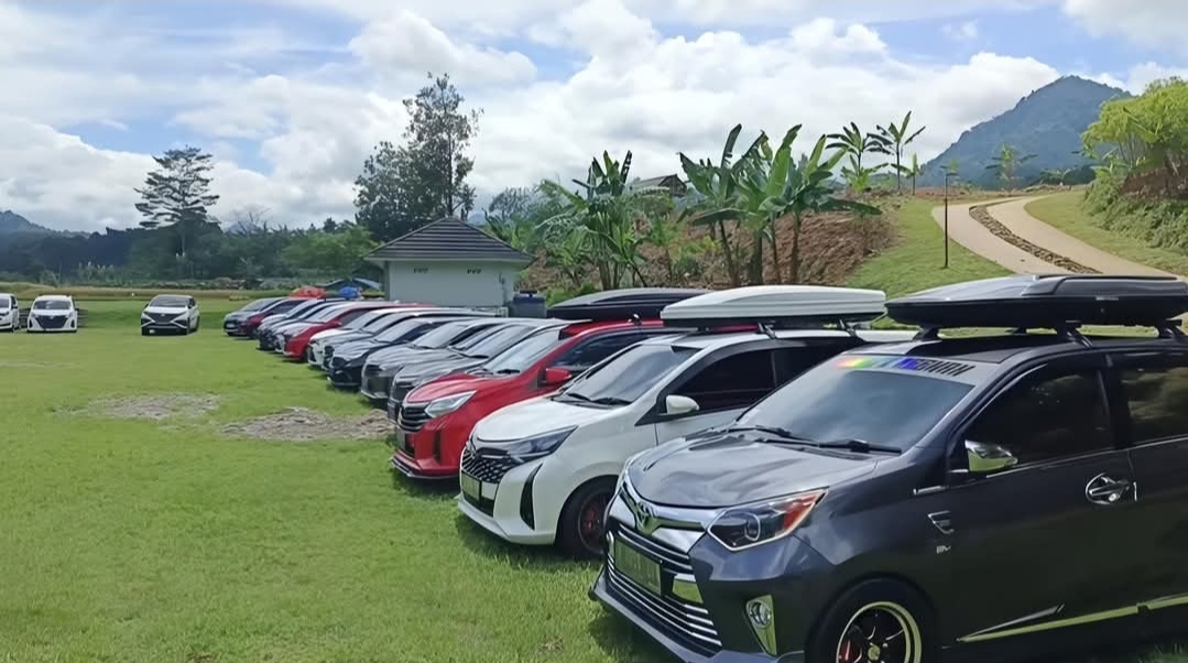 touring komunitas mobil